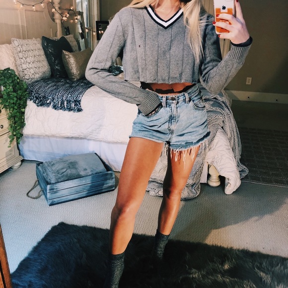 Tommy Hilfiger Sweaters - cropped tommy knit